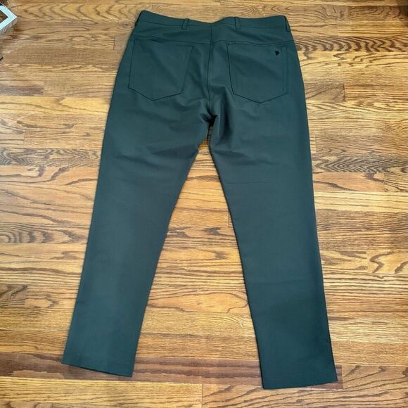 Public Rec Workday Pants. Green. Size 36. - Picture 4 of 9